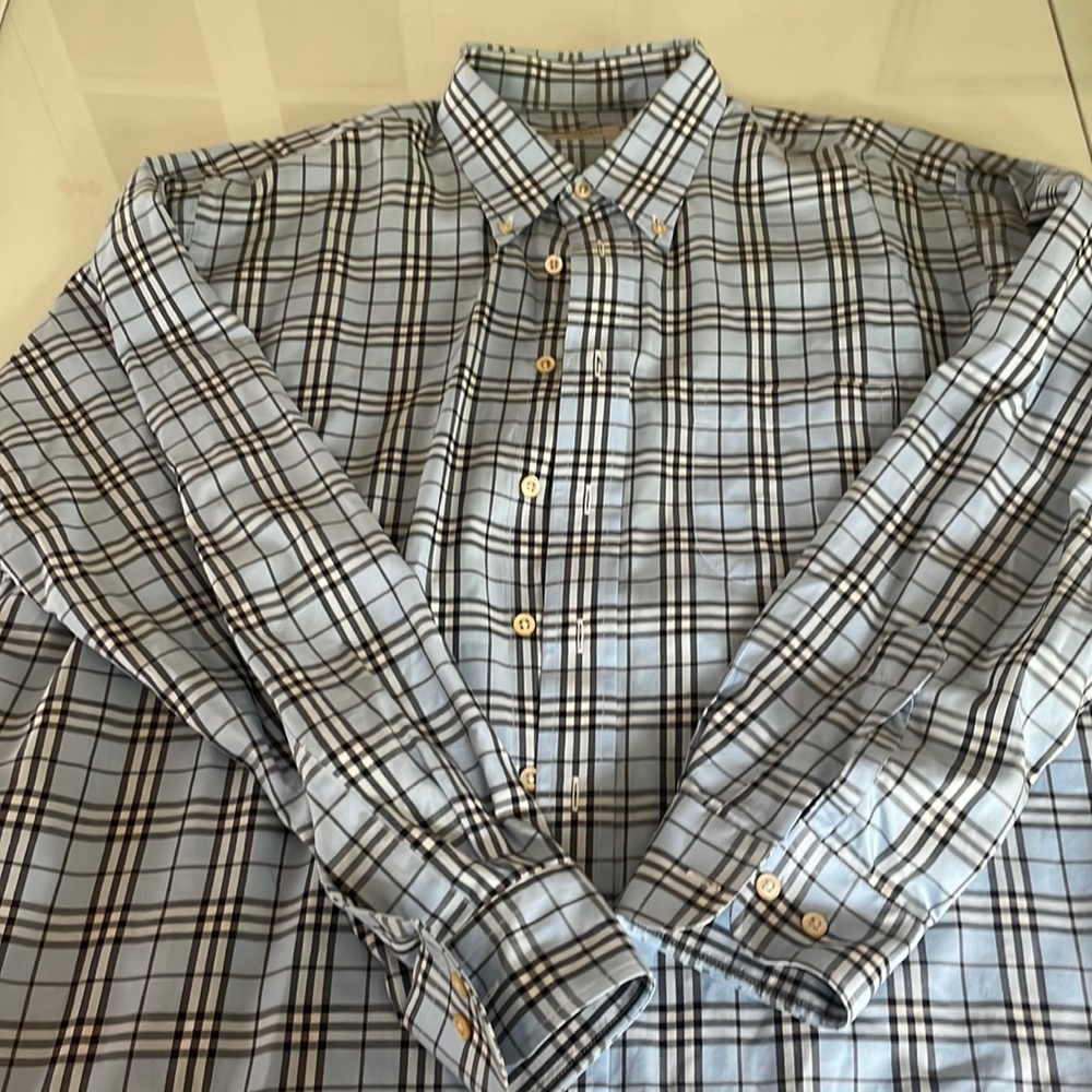 Classic Men’s BURBERRY button down